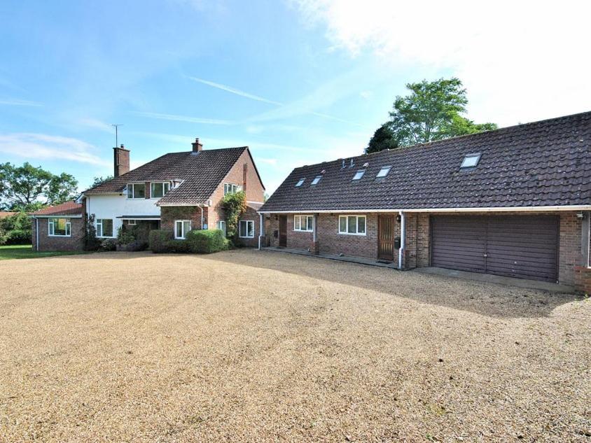 House On The Hill Bed & Breakfast Little Massingham Room photo